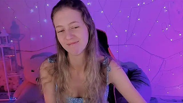 Snapshot of Sharon_Evansi chatting on 10, 12, 2024 Sharon Evansi online show from 10, 12, 2024