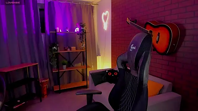 Snapshot of Sharon_Evansi chatting on 4, 1, 2025 Sharon Evansi online show from 4, 1, 2025