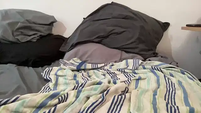 Snapshot of gothicboy18 chatting on 6, 1, 2026 gothicboy18 online show from 6, 1, 2026