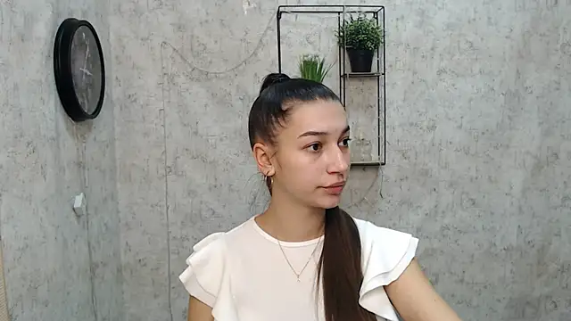 Snapshot of KarolinaRosse_ chatting on 3, 1, 2025 KarolinaRosse online show from 3, 1, 2025