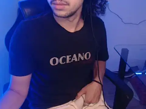 Snapshot of anjonoturno1 chatting on 19, 12, 2024 anjonoturno1 online show from 19, 12, 2024