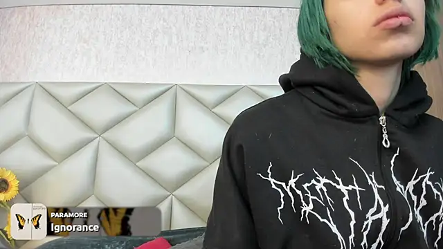 Im gaia online show from 23, 11, 2025