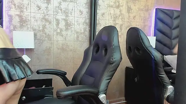 HazelMoret online show from 16, 1, 2025