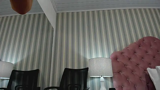 HazelMoret online show from 27, 2, 2025