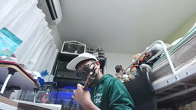 Snapshot of Owl1216 chatting on 23, 12, 2024 Owl1216 online show from 23, 12, 2024