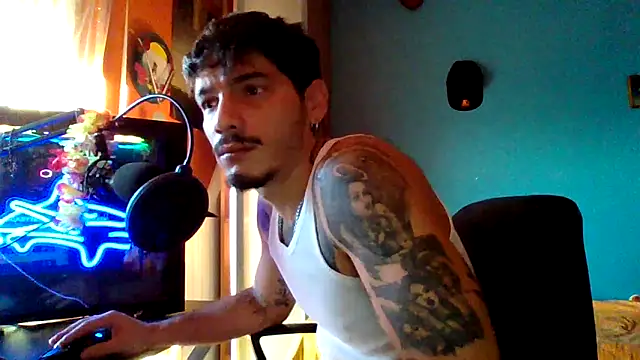 Badboyi1997 online show from 28, 10, 2025