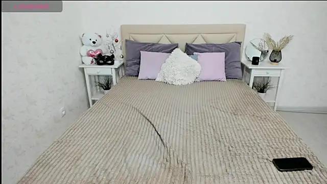 Snapshot of BettyBloom69 chatting on 5, 12, 2024 BettyBloom69 online show from 5, 12, 2024