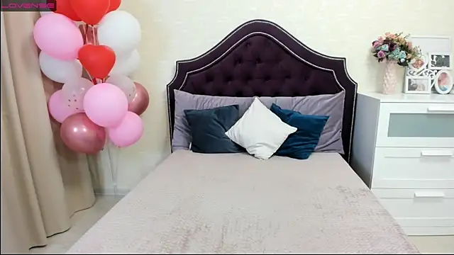 Snapshot of BettyBloom69 chatting on 18, 2, 2025 BettyBloom69 online show from 18, 2, 2025