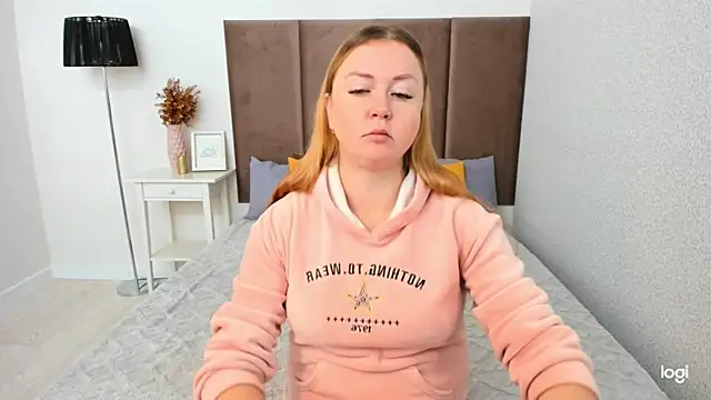 Snapshot of BettyBloom69 chatting on 30, 9, 2025 BettyBloom69 online show from 30, 9, 2025