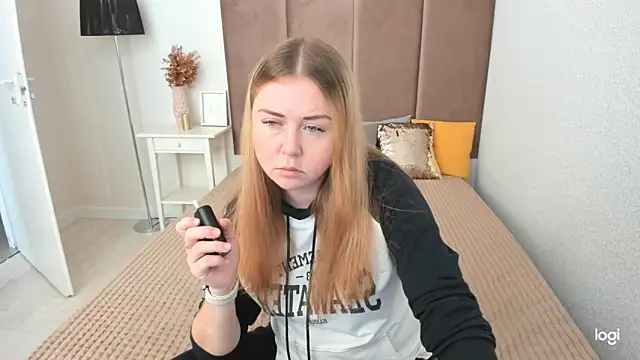 Snapshot of BettyBloom69 chatting on 7, 10, 2025 BettyBloom69 online show from 7, 10, 2025