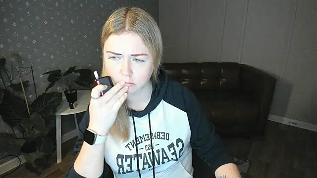 Snapshot of BettyBloom69 chatting on 26, 11, 2025 BettyBloom69 online show from 26, 11, 2025