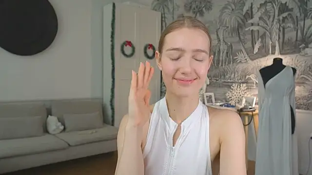 Snapshot of solar_bella chatting on 27, 12, 2024 solar bella online show from 27, 12, 2024