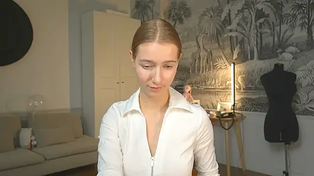 Snapshot of solar_bella chatting on 13, 1, 2025 solar bella online show from 13, 1, 2025