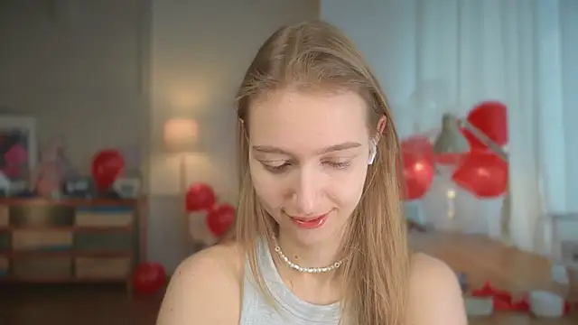 Snapshot of solar_bella chatting on 15, 2, 2025 solar bella online show from 15, 2, 2025