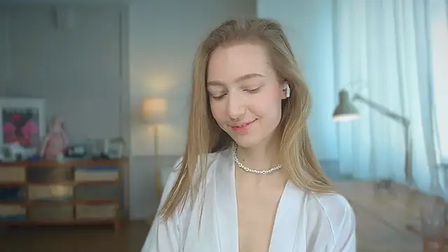 Snapshot of solar_bella chatting on 27, 2, 2025 solar bella online show from 27, 2, 2025