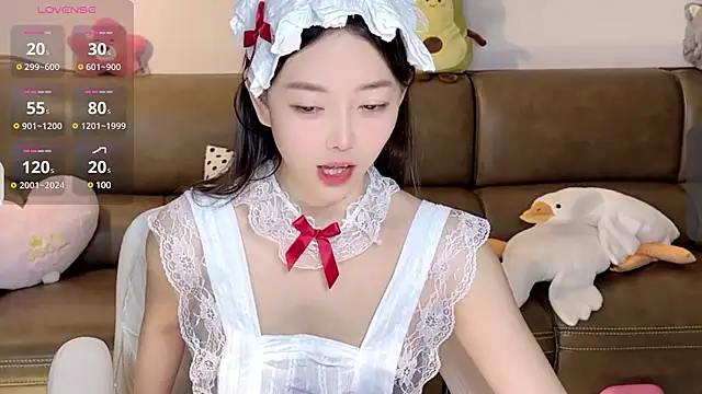 Snapshot of Yilin1999 chatting on 10, 2, 2025 Yilin1999 online show from 10, 2, 2025