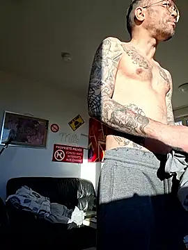 Snapshot of mileflav0r chatting on 20, 3, 2026 mileflav0r online show from 20, 3, 2026