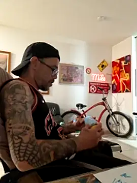 mileflav0r online show from 29, 4, 2026
