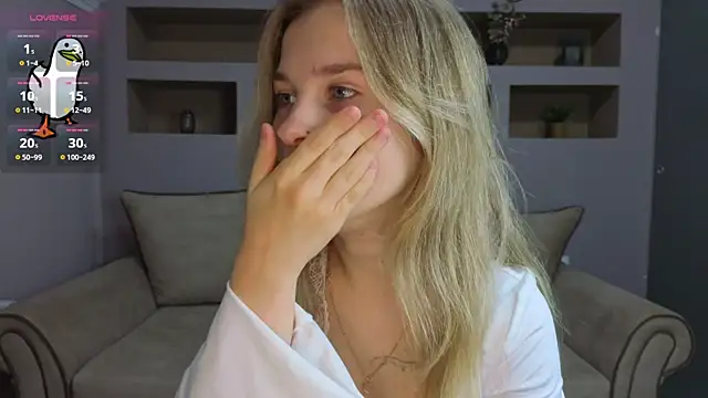 LinaCristonsen online show from 9, 11, 2025