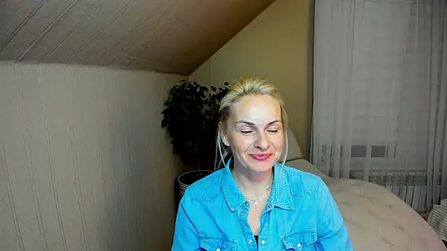 Snapshot of Alicee_Gracee chatting on 10, 12, 2024 Alicee Gracee online show from 10, 12, 2024