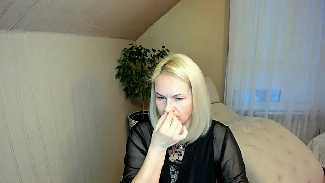 Snapshot of Alicee_Gracee chatting on 13, 12, 2024 Alicee Gracee online show from 13, 12, 2024