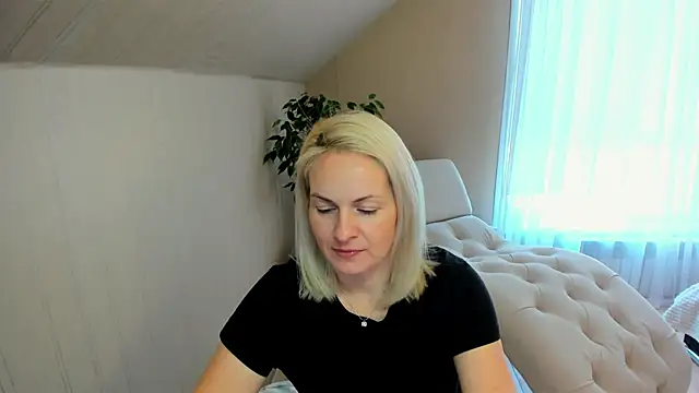 Snapshot of Alicee_Gracee chatting on 21, 12, 2024 Alicee Gracee online show from 21, 12, 2024