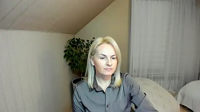 Snapshot of Alicee_Gracee chatting on 5, 1, 2025 Alicee Gracee online show from 5, 1, 2025