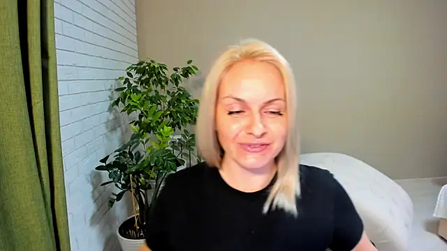 Snapshot of Alicee_Gracee chatting on 7, 2, 2025 Alicee Gracee online show from 7, 2, 2025