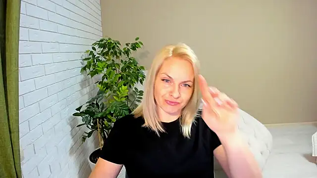 Snapshot of Alicee_Gracee chatting on 8, 2, 2025 Alicee Gracee online show from 8, 2, 2025