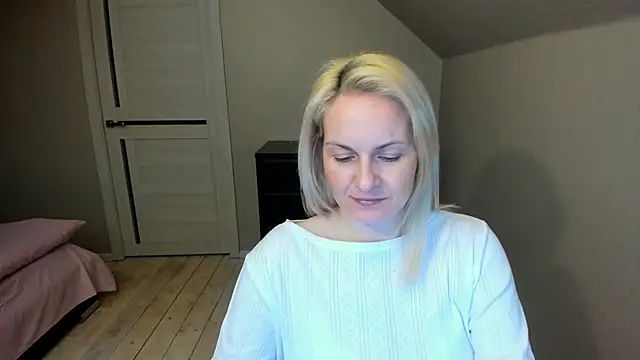 Snapshot of Alicee_Gracee chatting on 6, 3, 2025 Alicee Gracee online show from 6, 3, 2025