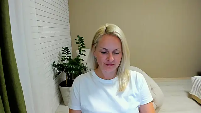 Snapshot of Alicee_Gracee chatting on 11, 9, 2025 Alicee Gracee online show from 11, 9, 2025