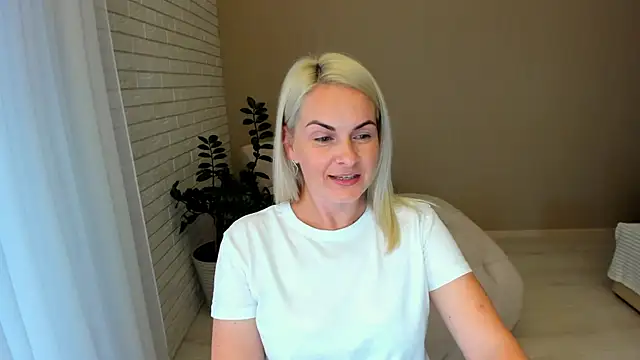 Snapshot of Alicee_Gracee chatting on 12, 9, 2025 Alicee Gracee online show from 12, 9, 2025