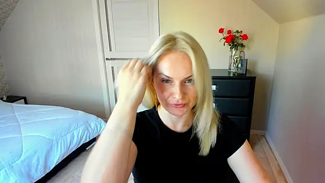 Snapshot of Alicee_Gracee chatting on 3, 10, 2025 Alicee Gracee online show from 3, 10, 2025