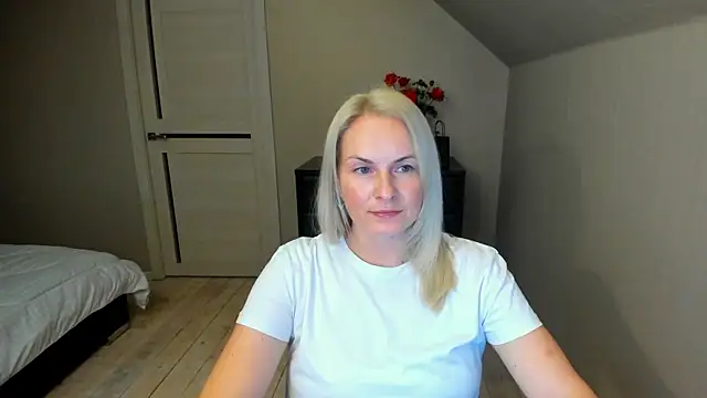 Snapshot of Alicee_Gracee chatting on 4, 10, 2025 Alicee Gracee online show from 4, 10, 2025