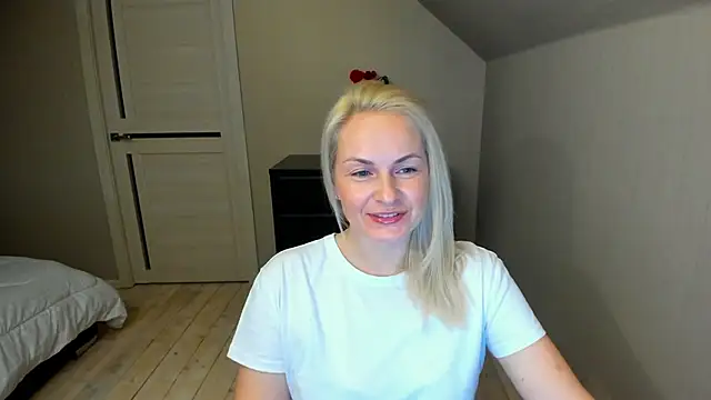 Snapshot of Alicee_Gracee chatting on 9, 10, 2025 Alicee Gracee online show from 9, 10, 2025