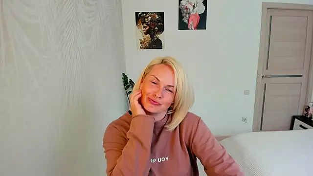 Alicee Gracee online show from 17, 7, 2026