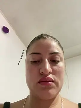 Snapshot of cristal-evanns chatting on 27, 4, 2026 cristal-evanns online show from 27, 4, 2026