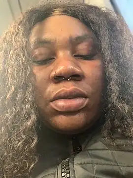 Snapshot of bonbonaumiel chatting on 21, 12, 2024 bonbonaumiel online show from 21, 12, 2024