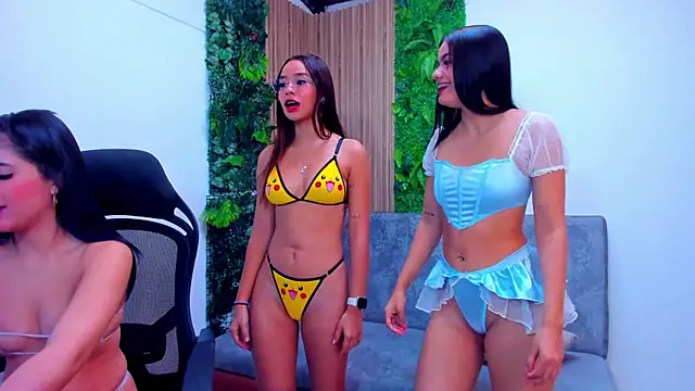 Snapshot of Couples_Wallen chatting on 21, 3, 2026 Couples Wallen online show from 21, 3, 2026