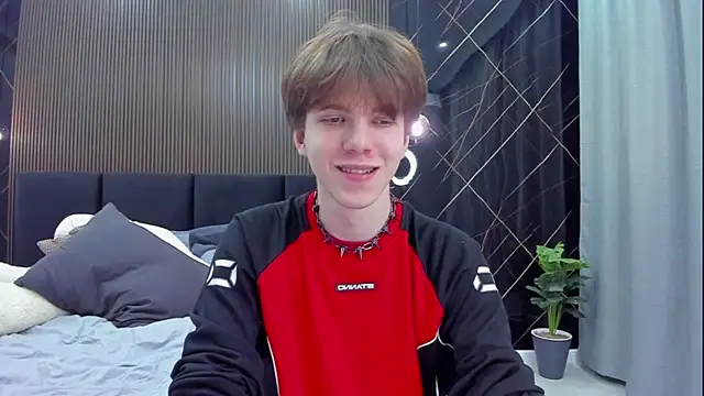 Snapshot of braxiboy chatting on 8, 2, 2025 braxiboy online show from 8, 2, 2025