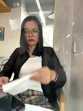 Snapshot of Bella0815 chatting on 17, 11, 2025 Bella0815 online show from 17, 11, 2025