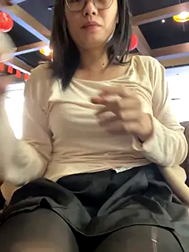 Snapshot of Bella0815 chatting on 25, 11, 2025 Bella0815 online show from 25, 11, 2025