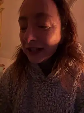 Snapshot of LouiseTswing chatting on 11, 12, 2024 LouiseTswing online show from 11, 12, 2024