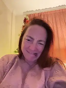 Snapshot of LouiseTswing chatting on 30, 12, 2024 LouiseTswing online show from 30, 12, 2024