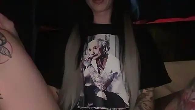 Snapshot of MissMidnightUK chatting on 13, 1, 2026 MissMidnightUK online show from 13, 1, 2026