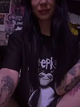 Snapshot of MissMidnightUK chatting on 12, 2, 2026 MissMidnightUK online show from 12, 2, 2026