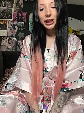 Snapshot of MissMidnightUK chatting on 21, 2, 2026 MissMidnightUK online show from 21, 2, 2026