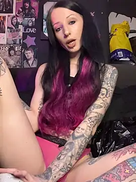 Snapshot of MissMidnightUK chatting on 19, 3, 2026 MissMidnightUK online show from 19, 3, 2026