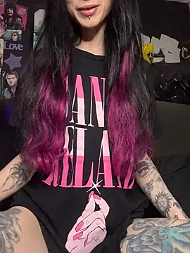 Snapshot of MissMidnightUK chatting on 22, 3, 2026 MissMidnightUK online show from 22, 3, 2026