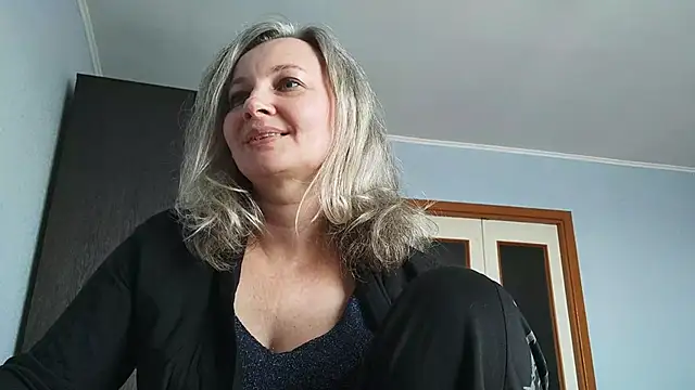 Snapshot of EdithManning chatting on 11, 3, 2026 EdithManning online show from 11, 3, 2026